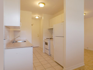 Bachelor apartment for rent in ETOBICOKE   