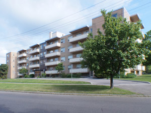 Bachelor apartment for rent in ETOBICOKE   