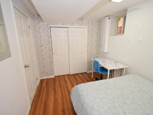 Room / Shared apartment for rent in Toronto