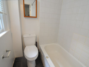 Bachelor apartment for rent in TORONTO 