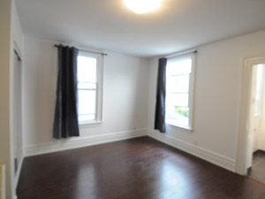 Bachelor apartment for rent in TORONTO 
