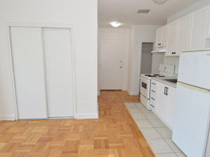 Bachelor apartment for rent in TORONTO     