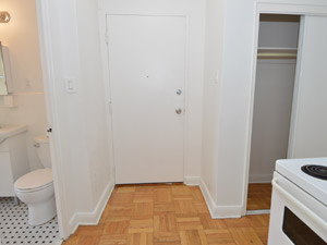 Bachelor apartment for rent in TORONTO     