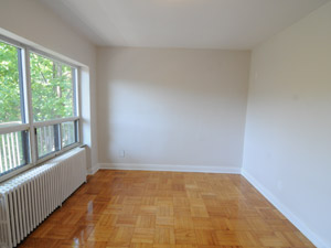 Bachelor apartment for rent in TORONTO     
