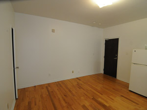 Bachelor apartment for rent in TORONTO   