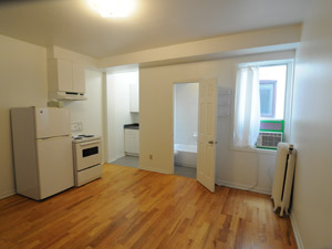 Bachelor apartment for rent in TORONTO   