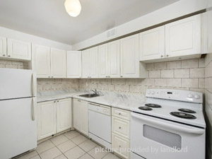 Bachelor apartment for rent in North York