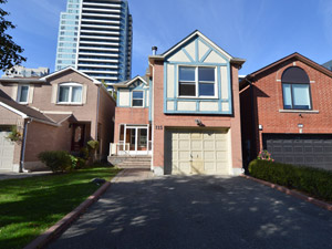3+ Bedroom apartment for rent in Thornhill 