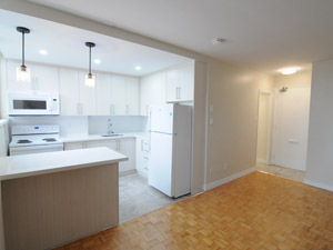 Bachelor apartment for rent in TORONTO   
