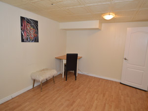 Room / Shared apartment for rent in RICHMOND HILL 