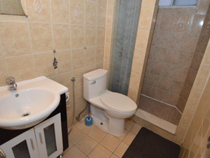 Room / Shared apartment for rent in RICHMOND HILL 