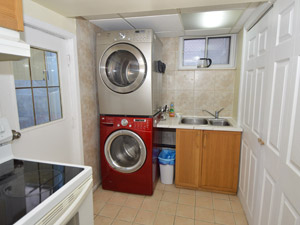 Room / Shared apartment for rent in RICHMOND HILL 