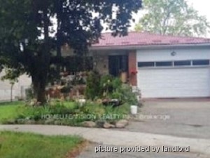 Room / Shared apartment for rent in TORONTO