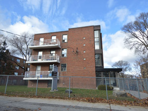 Bachelor apartment for rent in ETOBICOKE  