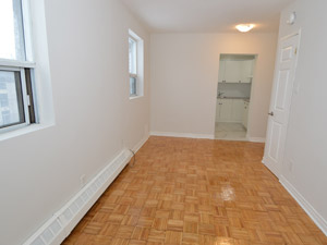 Bachelor apartment for rent in NORTH YORK 