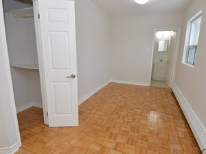 Bachelor apartment for rent in NORTH YORK 