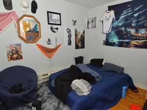 Room / Shared apartment for rent in Toronto 