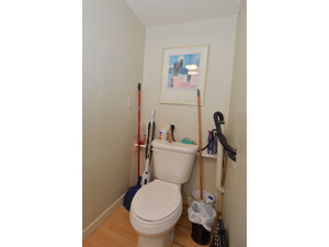 Room / Shared apartment for rent in Toronto 