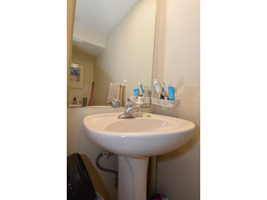 Room / Shared apartment for rent in Toronto 