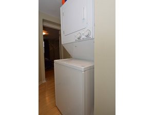 Room / Shared apartment for rent in Toronto 