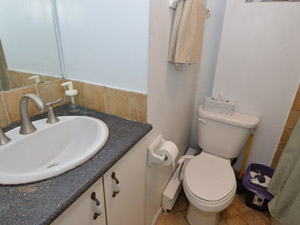 Room / Shared apartment for rent in Toronto 