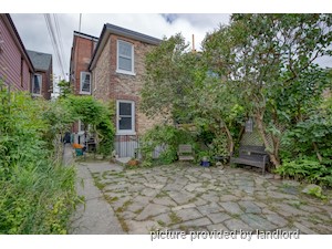 Room / Shared apartment for rent in TORONTO