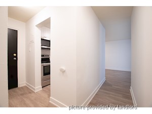 Bachelor apartment for rent in London