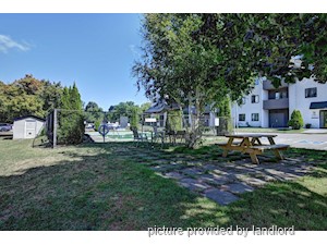 Bachelor apartment for rent in London