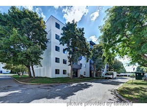 Bachelor apartment for rent in London