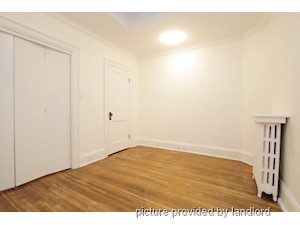 Room / Shared apartment for rent in TORONTO