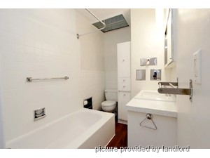 Room / Shared apartment for rent in TORONTO