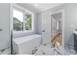 Room / Shared apartment for rent in TORONTO