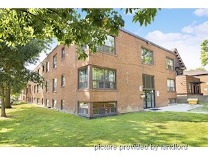 Bachelor apartment for rent in Etobicoke