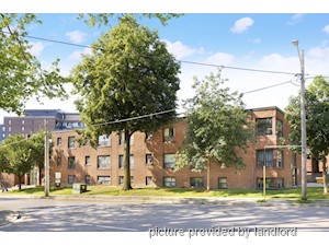 Bachelor apartment for rent in Etobicoke