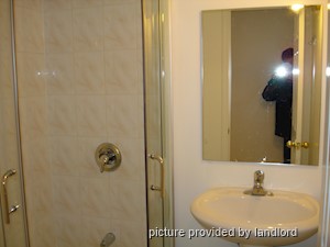 Room / Shared apartment for rent in TORONTO