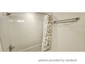 Room / Shared apartment for rent in TORONTO