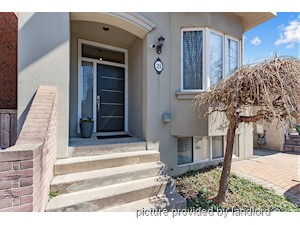 3+ Bedroom apartment for rent in TORONTO