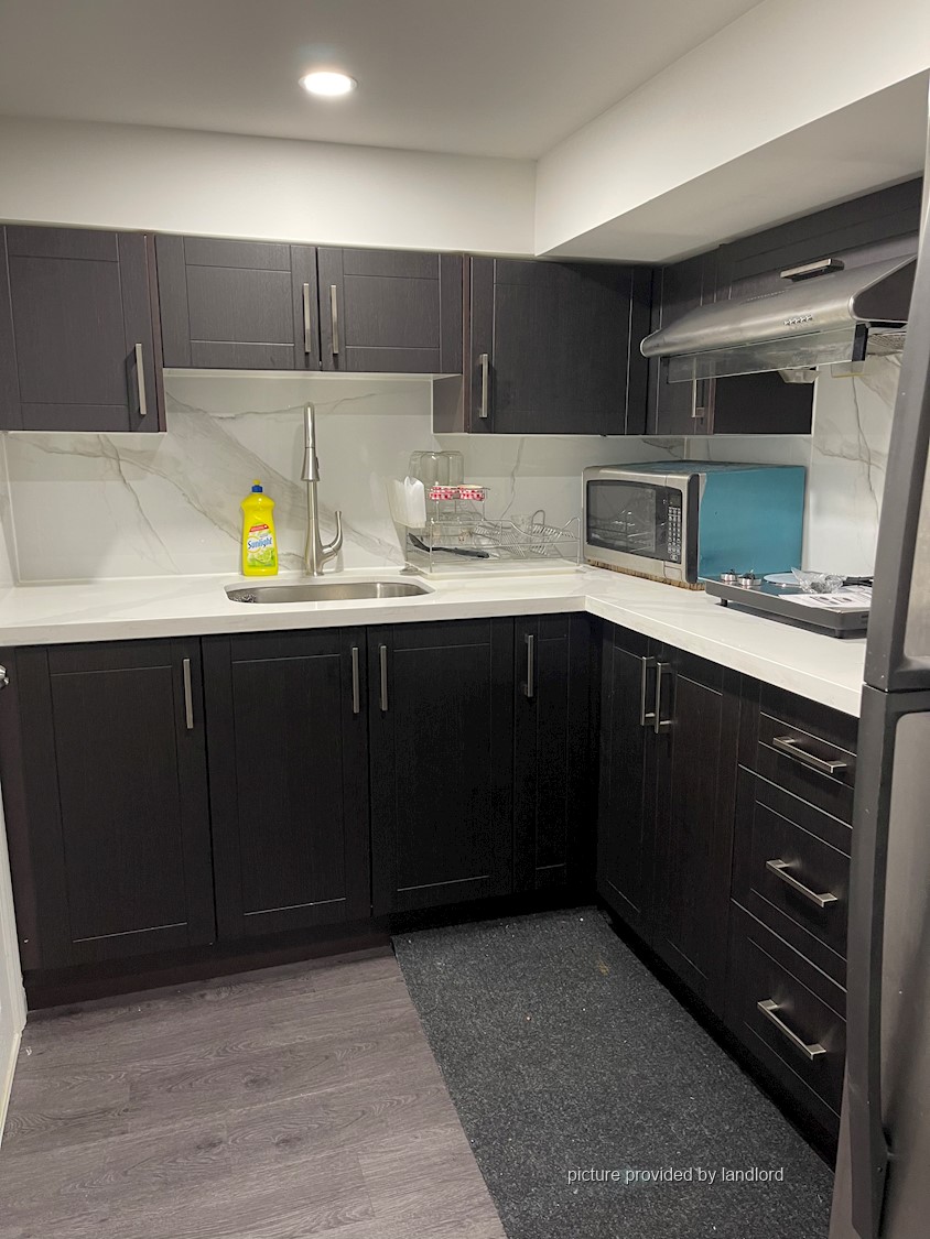 Danforth-Birchmount Toronto, Room 4
