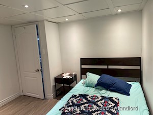 Room / Shared apartment for rent in TORONTO