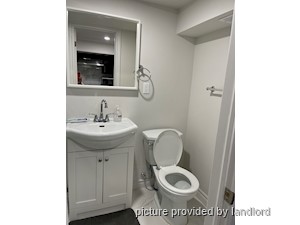 Room / Shared apartment for rent in TORONTO