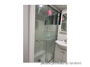 Room / Shared apartment for rent in TORONTO
