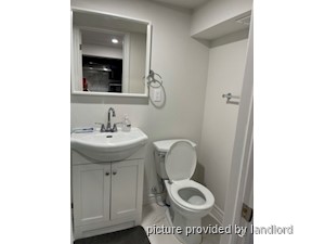 Room / Shared apartment for rent in TORONTO