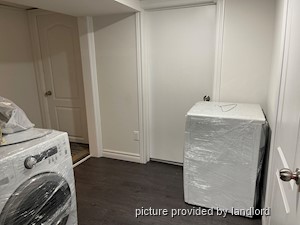 Room / Shared apartment for rent in TORONTO