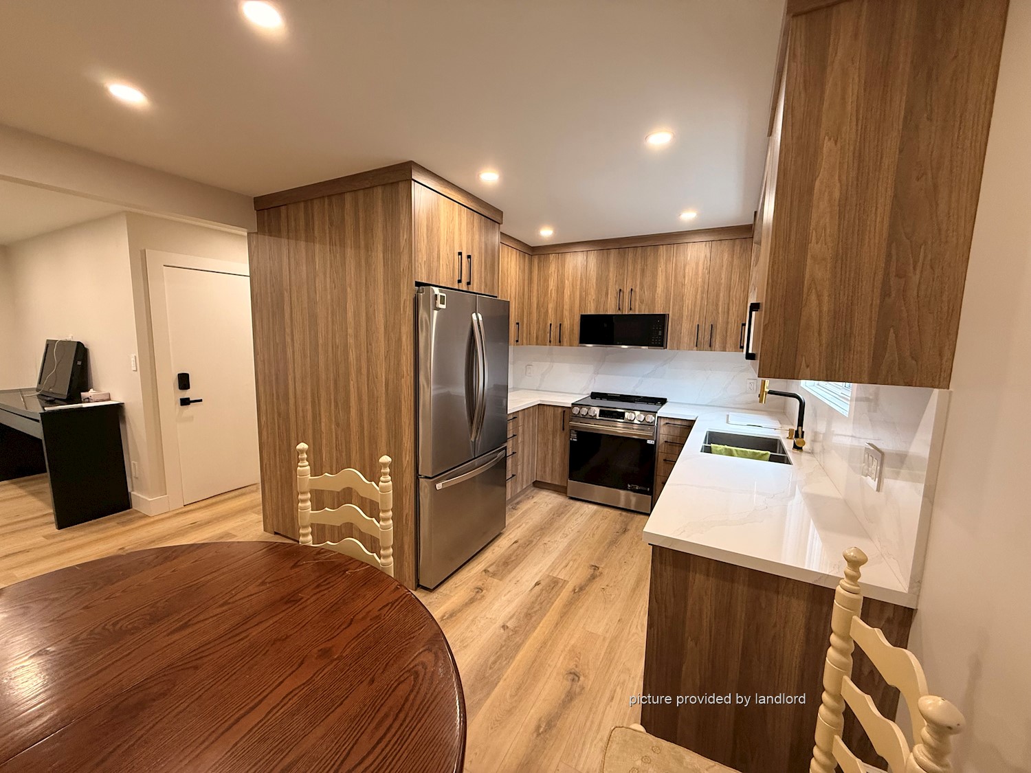 Browns Line-Lake Shor Toronto, 3+ bdrm 4