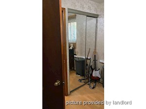 Room / Shared apartment for rent in TORONTO