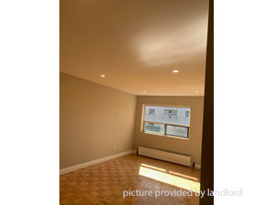 Bachelor apartment for rent in North York