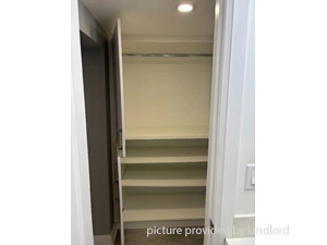 Bachelor apartment for rent in ETOBICOKE 