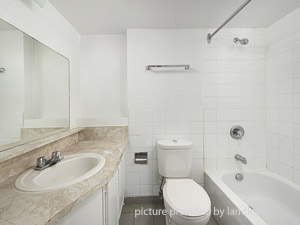 Bachelor apartment for rent in North York