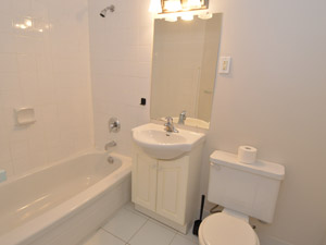 1 Bedroom apartment for rent in RICHMOND HILL 