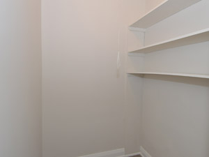 1 Bedroom apartment for rent in RICHMOND HILL 